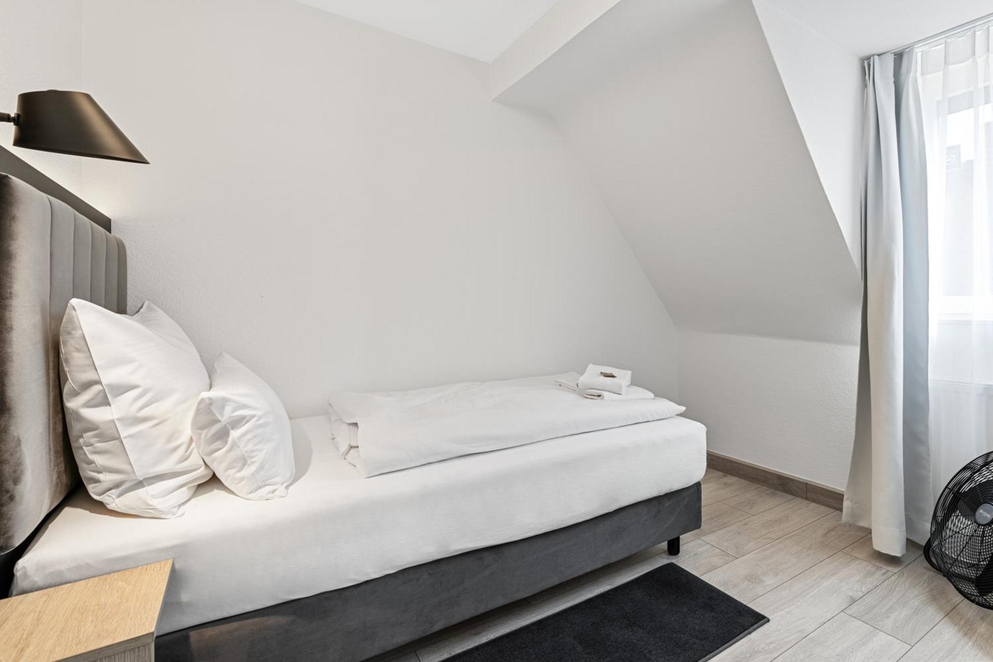 Bright Herzogenaurach Zentrum Room photo